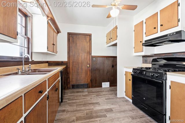 3375 Grant Road, Rochester Hills, MI 48309