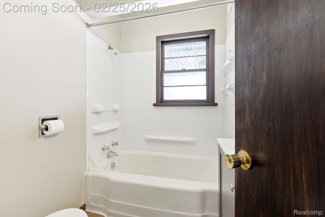 3375 Grant Road, Rochester Hills, MI 48309