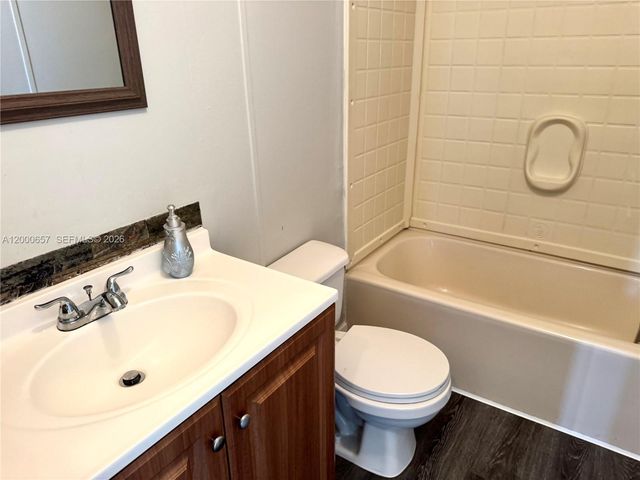 220 NE 12th Ave 114, Homestead, FL 33030