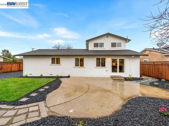 1556 1556 Wagoner Dr, Livermore, CA 94550