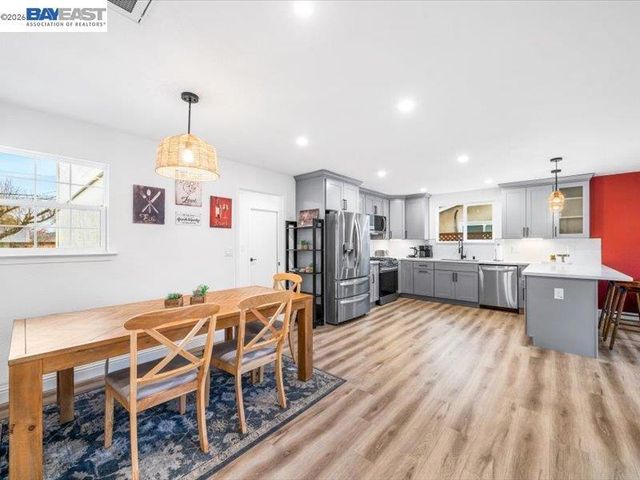 1556 1556 Wagoner Dr, Livermore, CA 94550