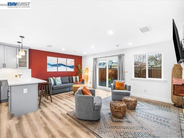 1556 1556 Wagoner Dr, Livermore, CA 94550