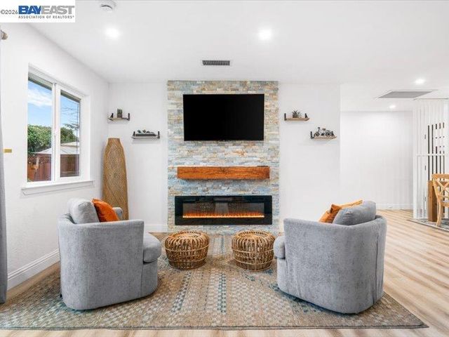 1556 1556 Wagoner Dr, Livermore, CA 94550