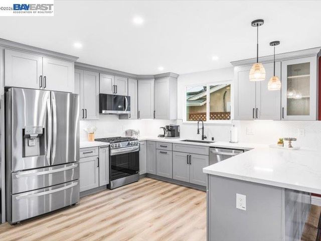 1556 1556 Wagoner Dr, Livermore, CA 94550