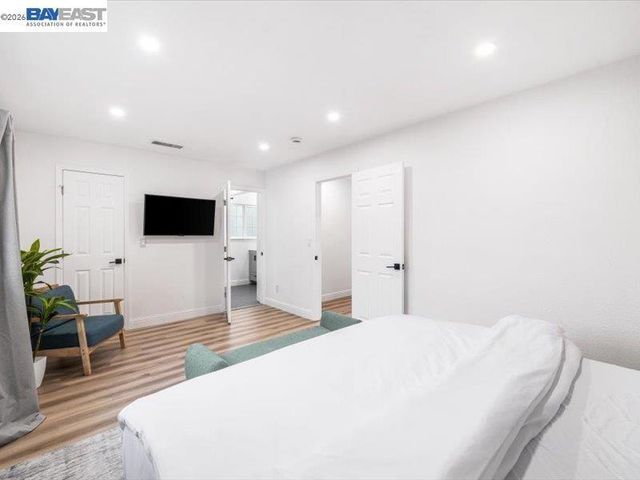 1556 1556 Wagoner Dr, Livermore, CA 94550