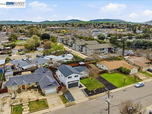 1556 1556 Wagoner Dr, Livermore, CA 94550