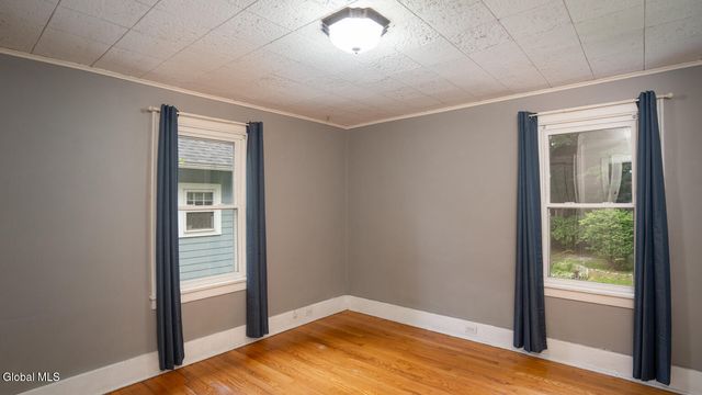 5 Sampson Avenue, Troy, NY 12180