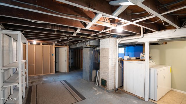 5 Sampson Avenue, Troy, NY 12180