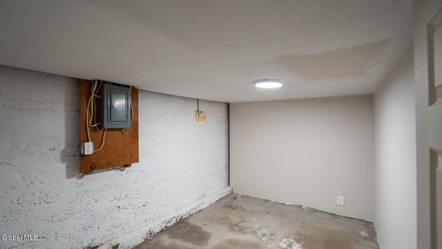 5 Sampson Avenue, Troy, NY 12180