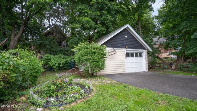 5 Sampson Avenue, Troy, NY 12180