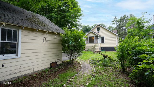 5 Sampson Avenue, Troy, NY 12180