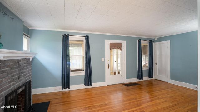 5 Sampson Avenue, Troy, NY 12180