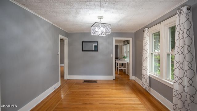 5 Sampson Avenue, Troy, NY 12180