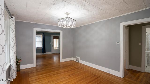 5 Sampson Avenue, Troy, NY 12180