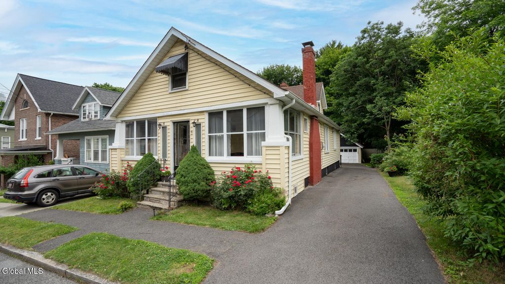 5 Sampson Avenue, Troy, NY 12180
