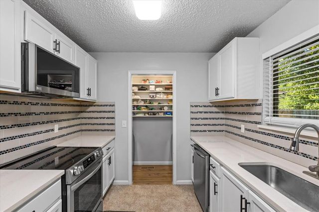 8712 N McMillan Avenue, Oklahoma City, OK 73132