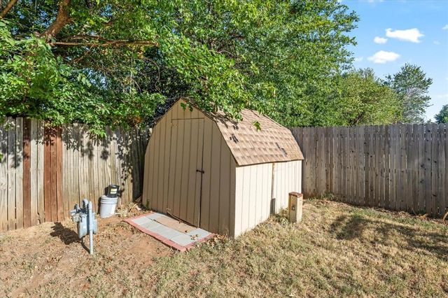 8712 N McMillan Avenue, Oklahoma City, OK 73132