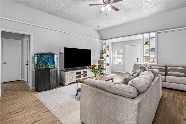 8712 N McMillan Avenue, Oklahoma City, OK 73132