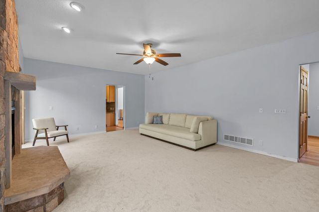 1 Bayhill Road, Dellwood, MN 55110