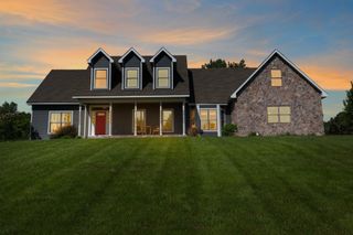 1 Bayhill Road, Dellwood, MN 55110