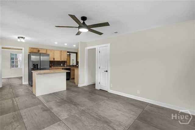 28 Gerald Drive, Savannah, GA 31406