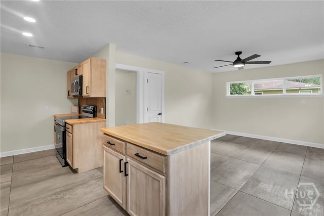 28 Gerald Drive, Savannah, GA 31406