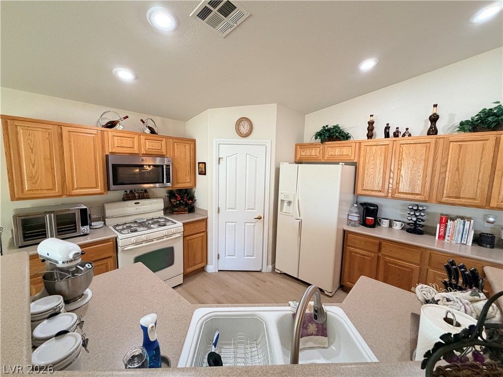 3917 Robin Knot Court, North Las Vegas, NV 89084 — photo 4