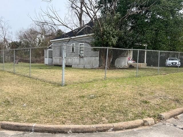 1945 Brooklyn Street, Beaumont, TX 77701