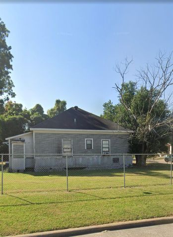 1945 Brooklyn Street, Beaumont, TX 77701