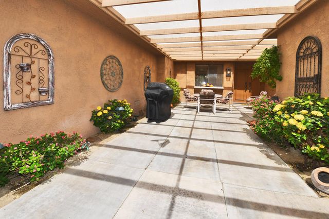 2 Granada Drive, Rancho Mirage, CA 92270