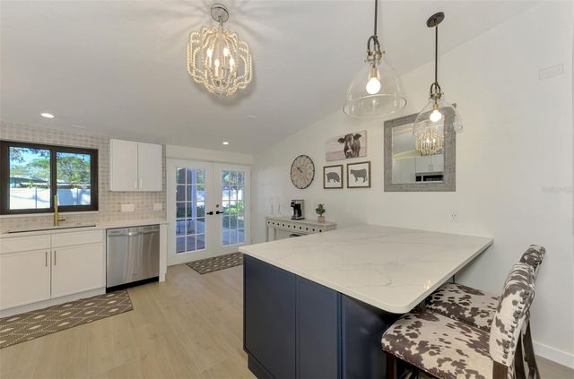 2120 CRAFT LANE, Sarasota, FL 34239