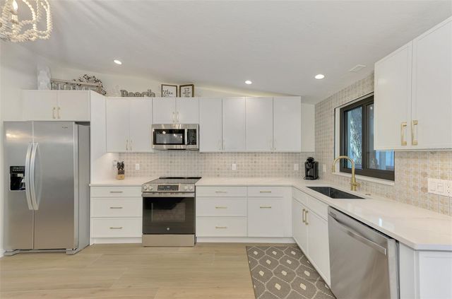 2120 CRAFT LANE, Sarasota, FL 34239