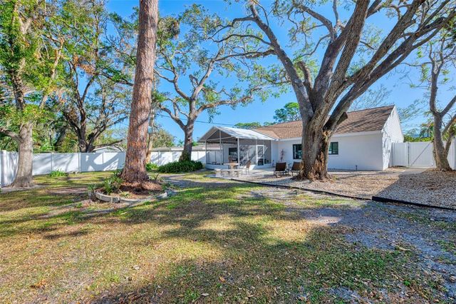 2120 CRAFT LANE, Sarasota, FL 34239