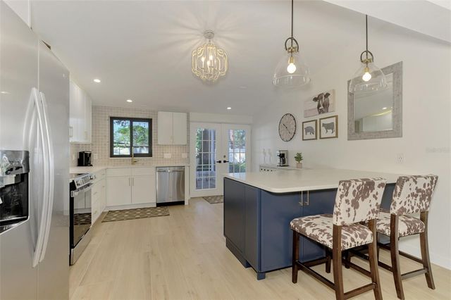 2120 CRAFT LANE, Sarasota, FL 34239
