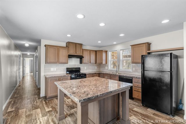 14257 Bogie Lane, West Olive, MI 49460