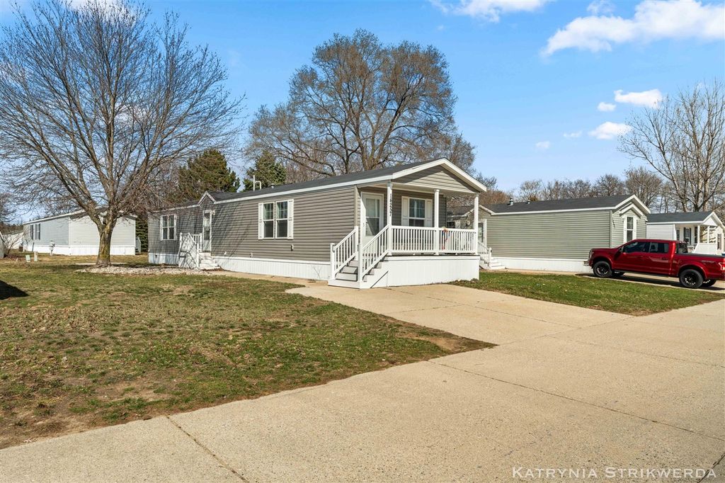 14257 Bogie Lane, West Olive, MI 49460