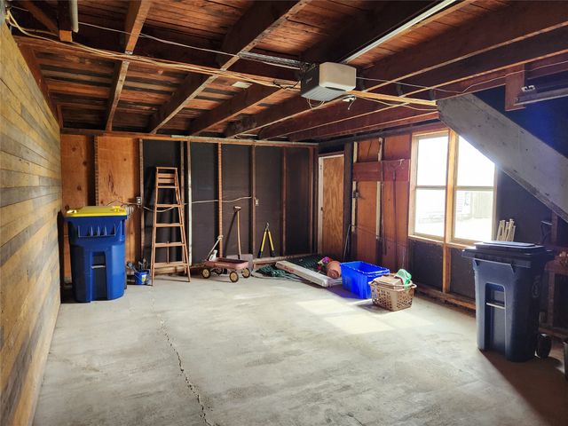 108 Prairie Street, Pella, IA 50219