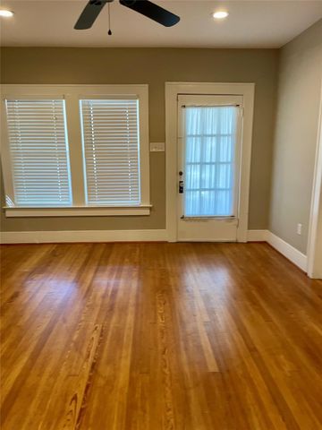 1039 Robbie Street, Houston, TX 77009