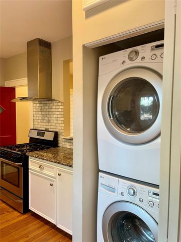 1039 Robbie Street, Houston, TX 77009