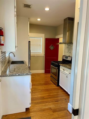 1039 Robbie Street, Houston, TX 77009