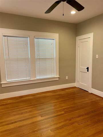 1039 Robbie Street, Houston, TX 77009