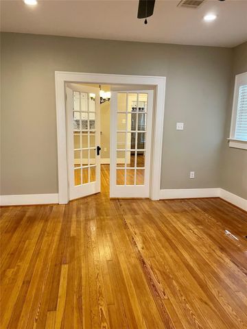 1039 Robbie Street, Houston, TX 77009