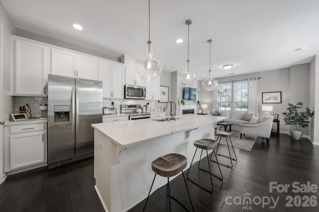 6658 Berewick Commons Parkway, Charlotte, NC 28278