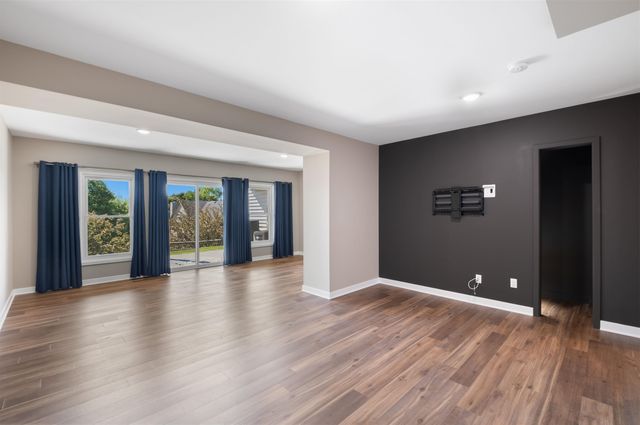 674 Summit Ridge Drive, Milford, MI 48381