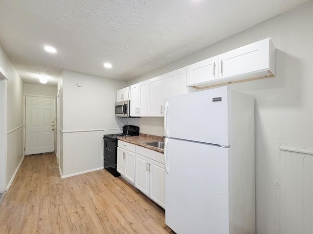 711 Avenue A 4, La Marque, TX 77568