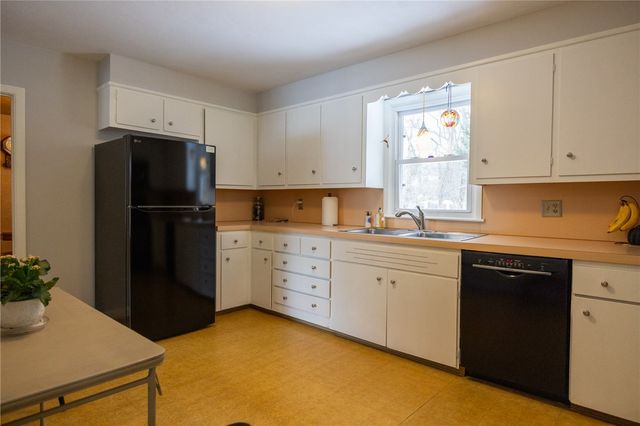 146 Edmond Drive, Warwick, RI 02886