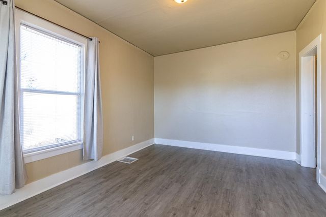 1111 E Longfellow Ave, Spokane, WA 99207