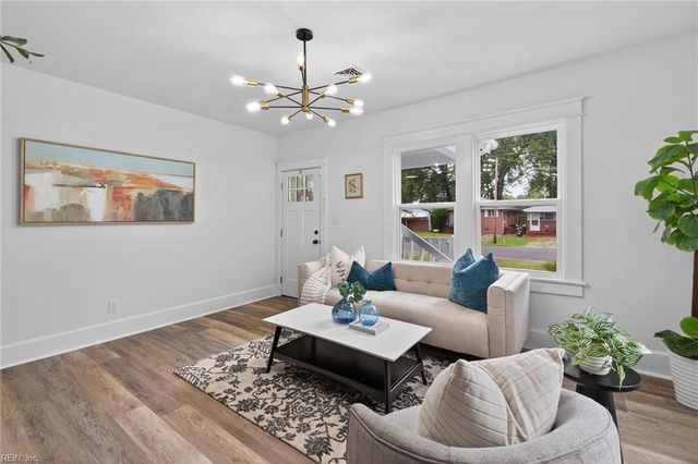 409 Greenbriar AVE, Hampton, VA 23661