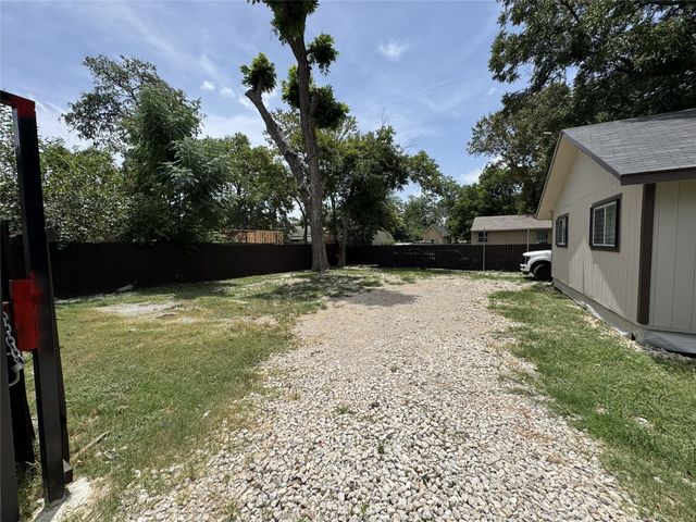 3630 Penelope Street, Dallas, TX 75210