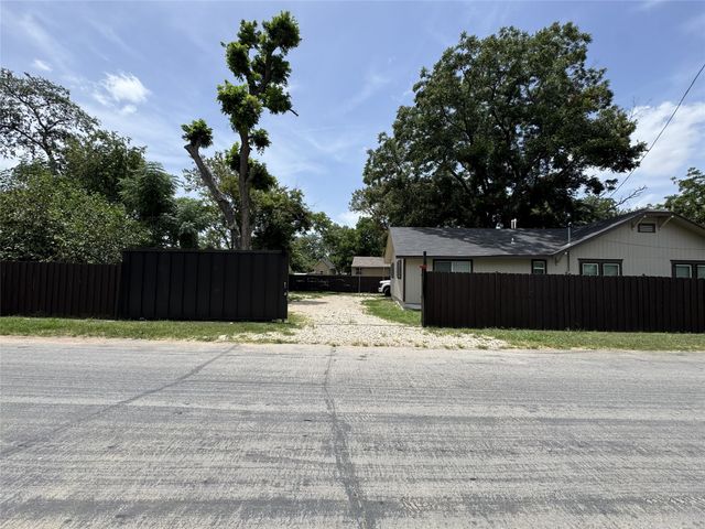 3630 Penelope Street, Dallas, TX 75210